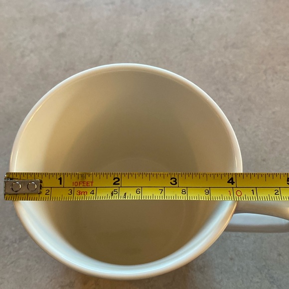 Starbucks Candy Cane Stripe  Exc Shape 17 Oz - Picture 8 of 8